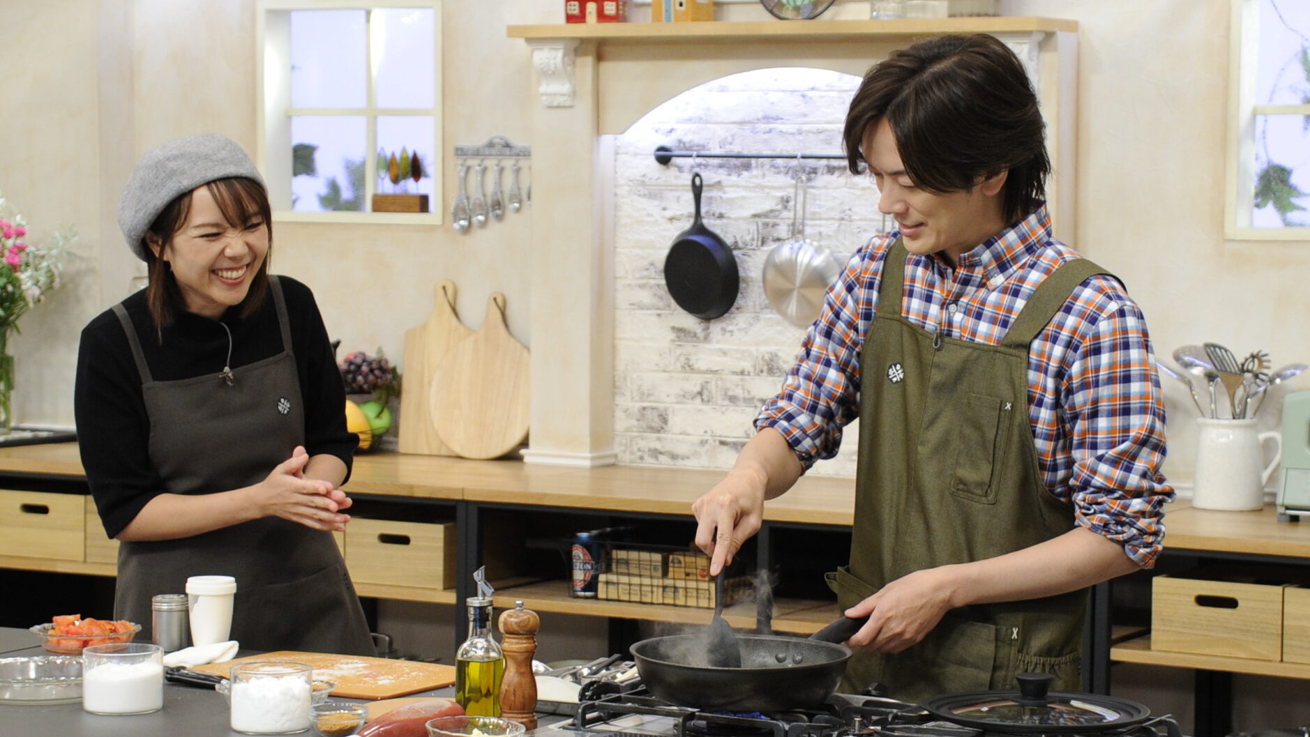 人気料理コラムニスト・山本ゆりさんが仰天報告！レシピ本のサイン会に