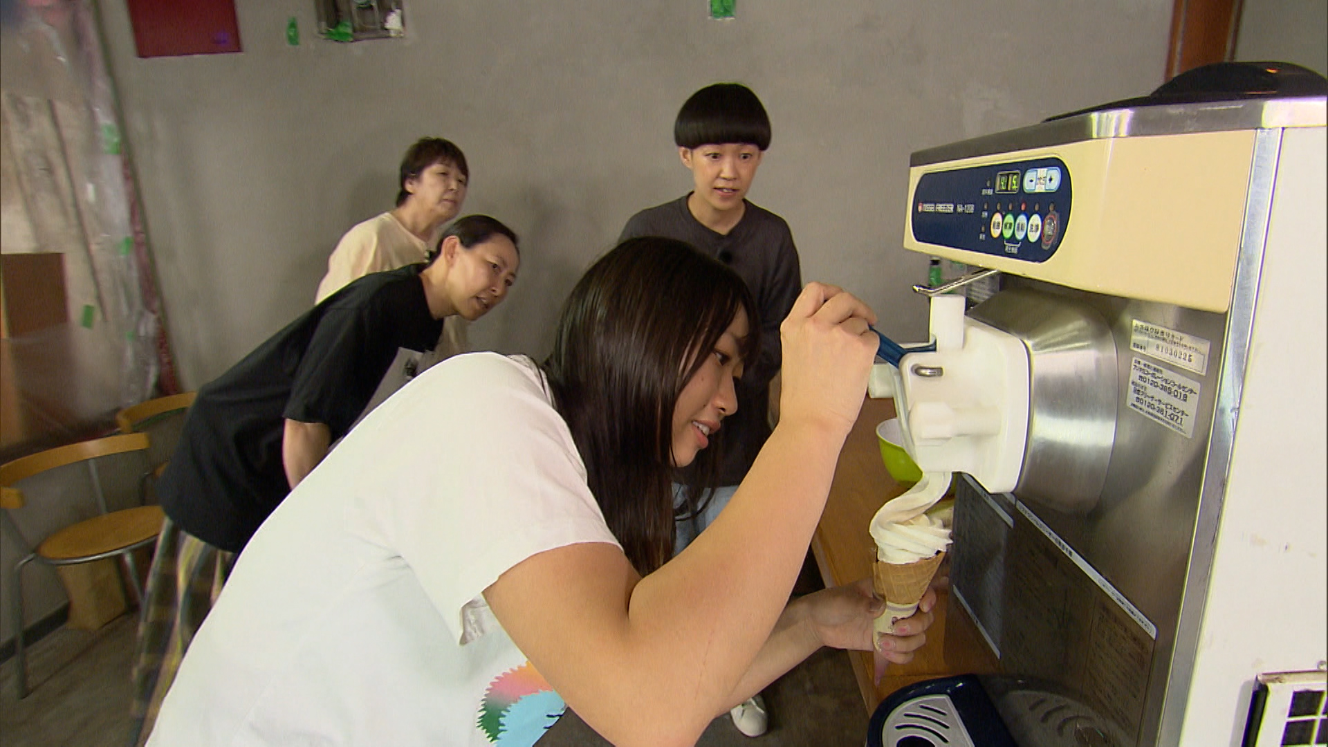 探偵！ナイトスクープ」22歳女子大生が突然店長に！開店間近なのに問題