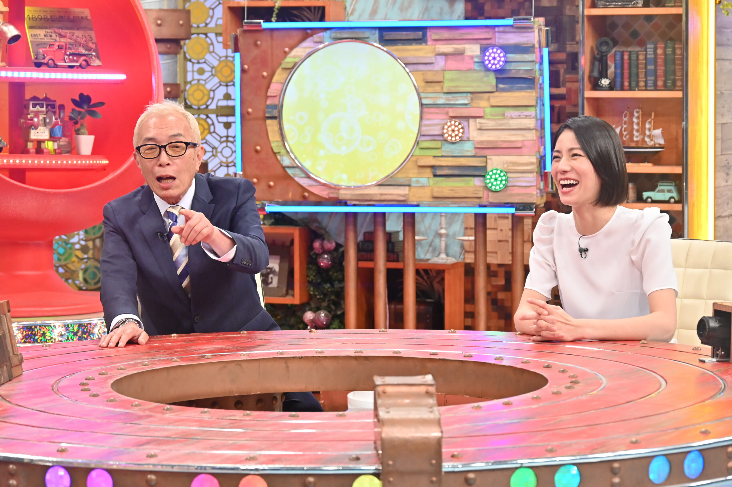 ポツンと一軒家の切り絵です！ ポツン」 岡山の山奥で3世代、にぎやかに暮らす一軒家の暮らし。板野
